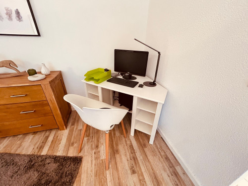 Schöne Barrierefreie 2 Zimmer Wohnung in Ruhigem aber zentralem Wohngebiet - Gallery - 5