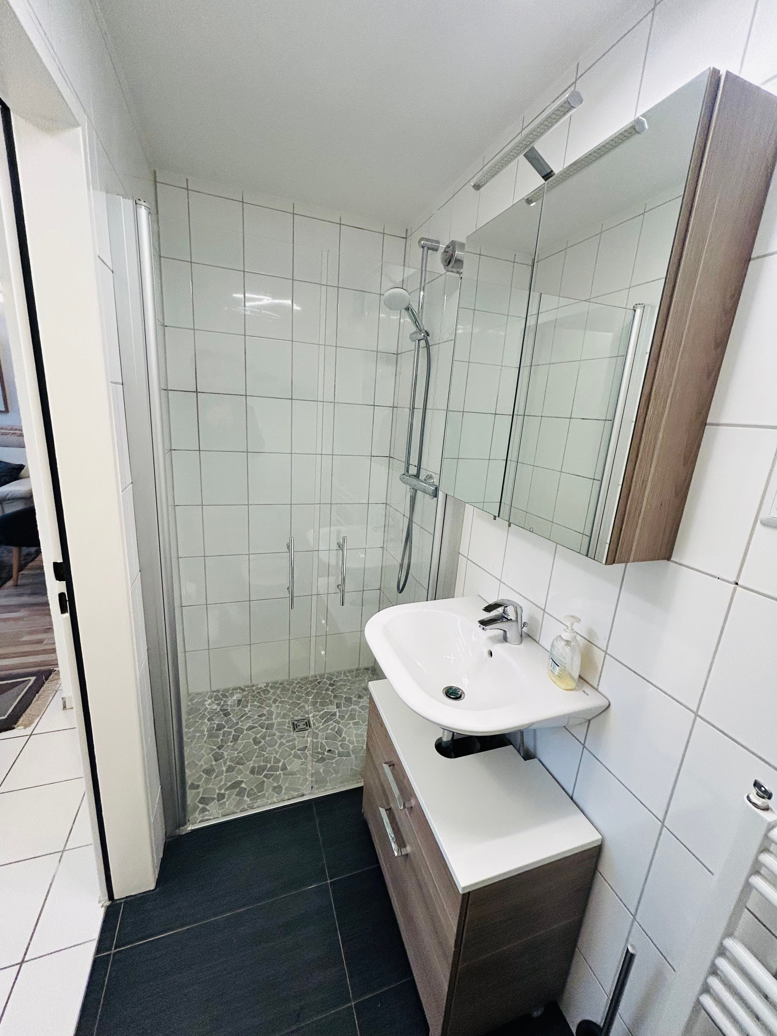 Schöne Barrierefreie 2 Zimmer Wohnung In Ruhigem Aber Zentralem Wohngebiet - 3