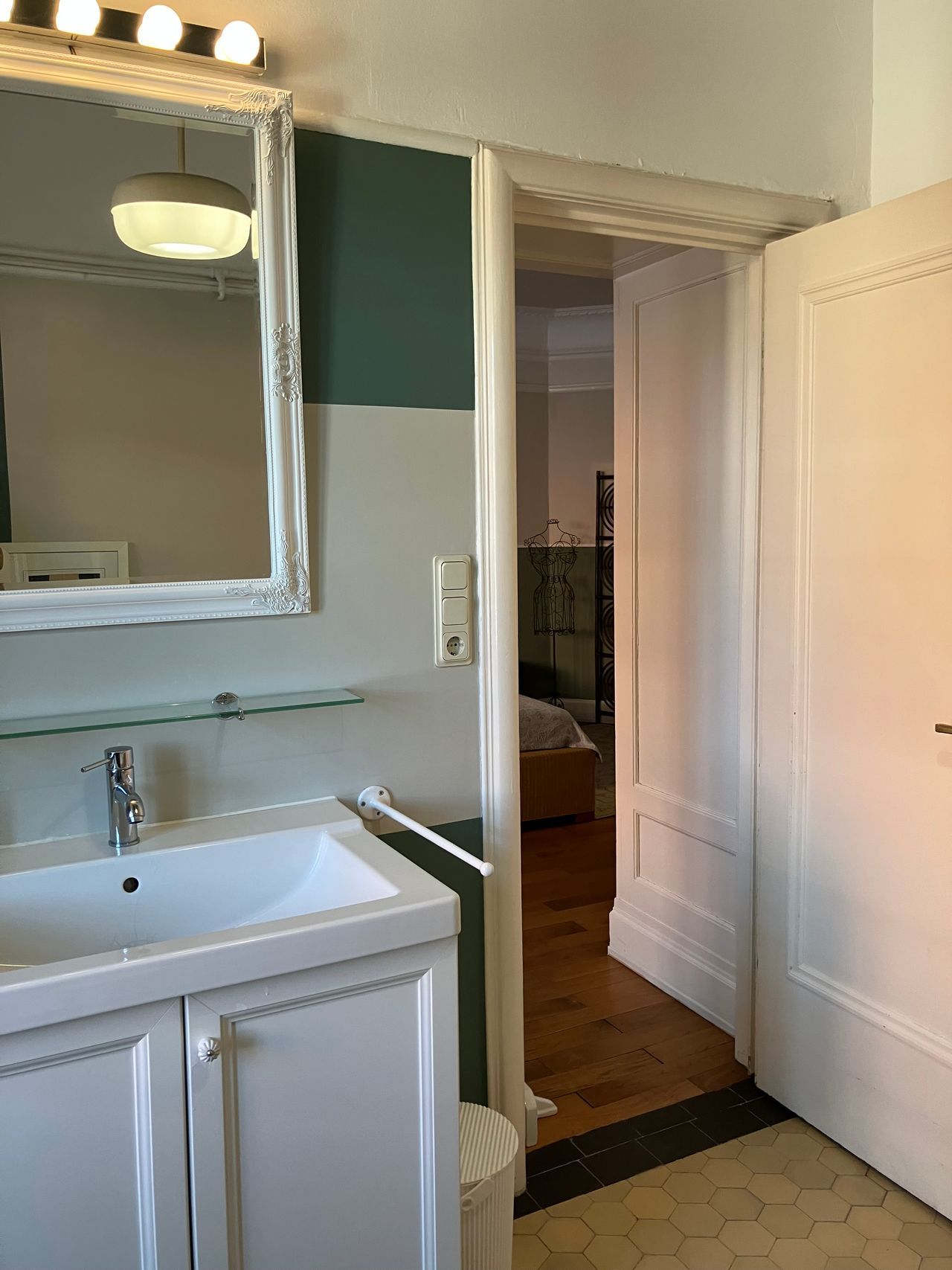 Prime Location In Staden! Live In A Magnificent Historic Landmark. - 10
