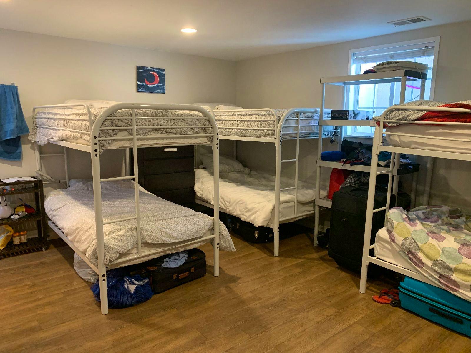 Bed In A 6-Bed Gender Separated Room - Sunnyvale Home - Gallery - 7