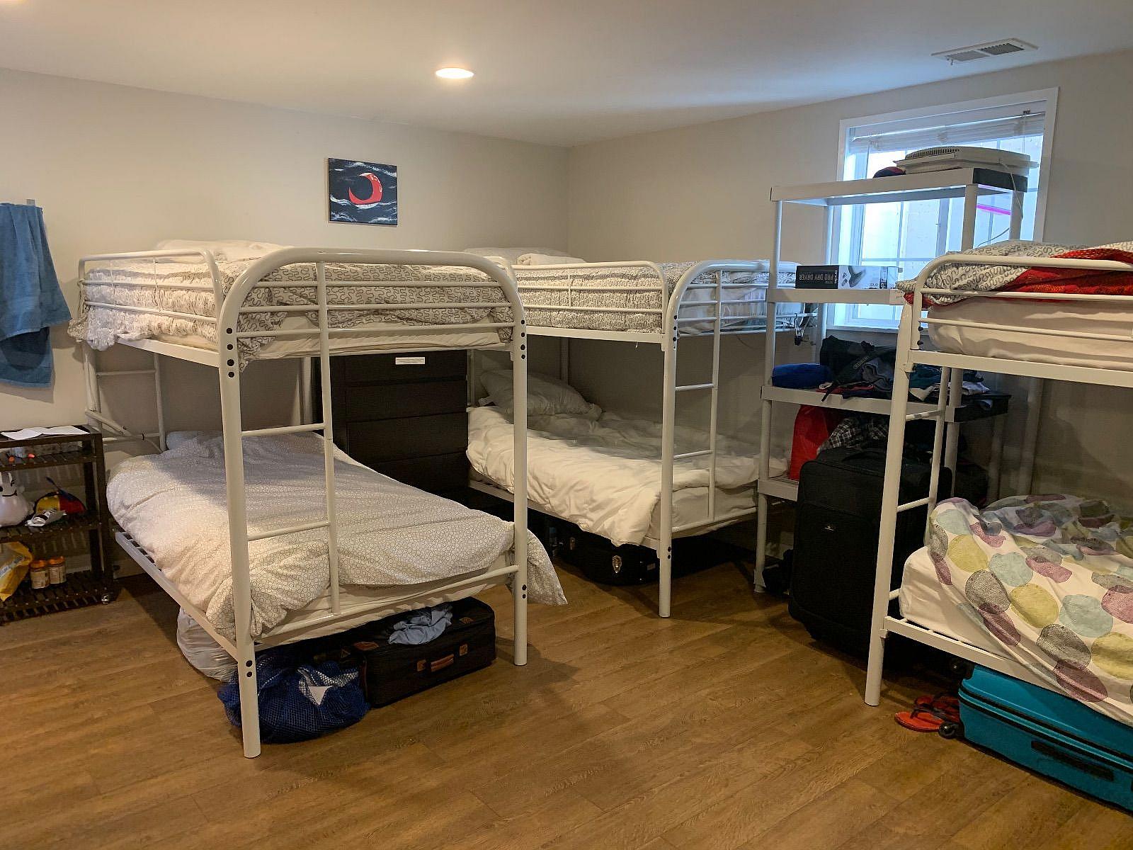 Bed In A 6-Bed Gender Separated Room - Sunnyvale Home - Gallery - 13