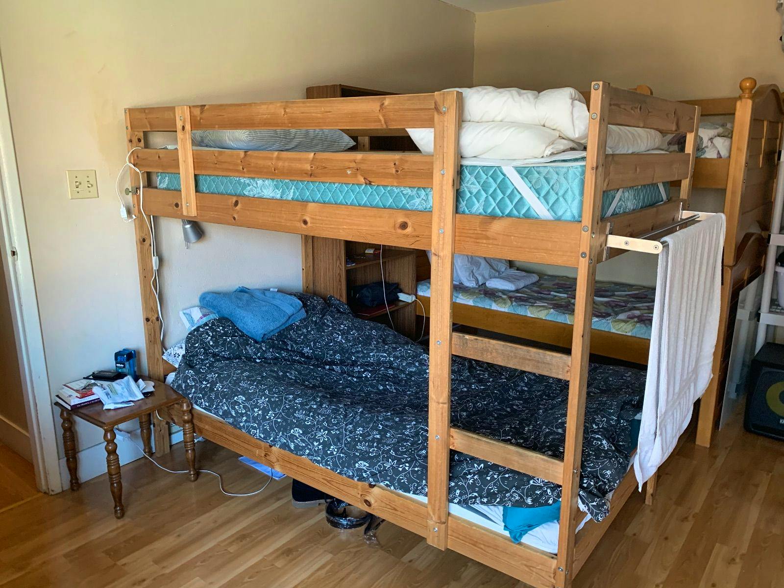  Bed In A 4-Bed Gender Separated Room  -  Renovated Modern House w/ Pool + Spa  - Gallery -  17