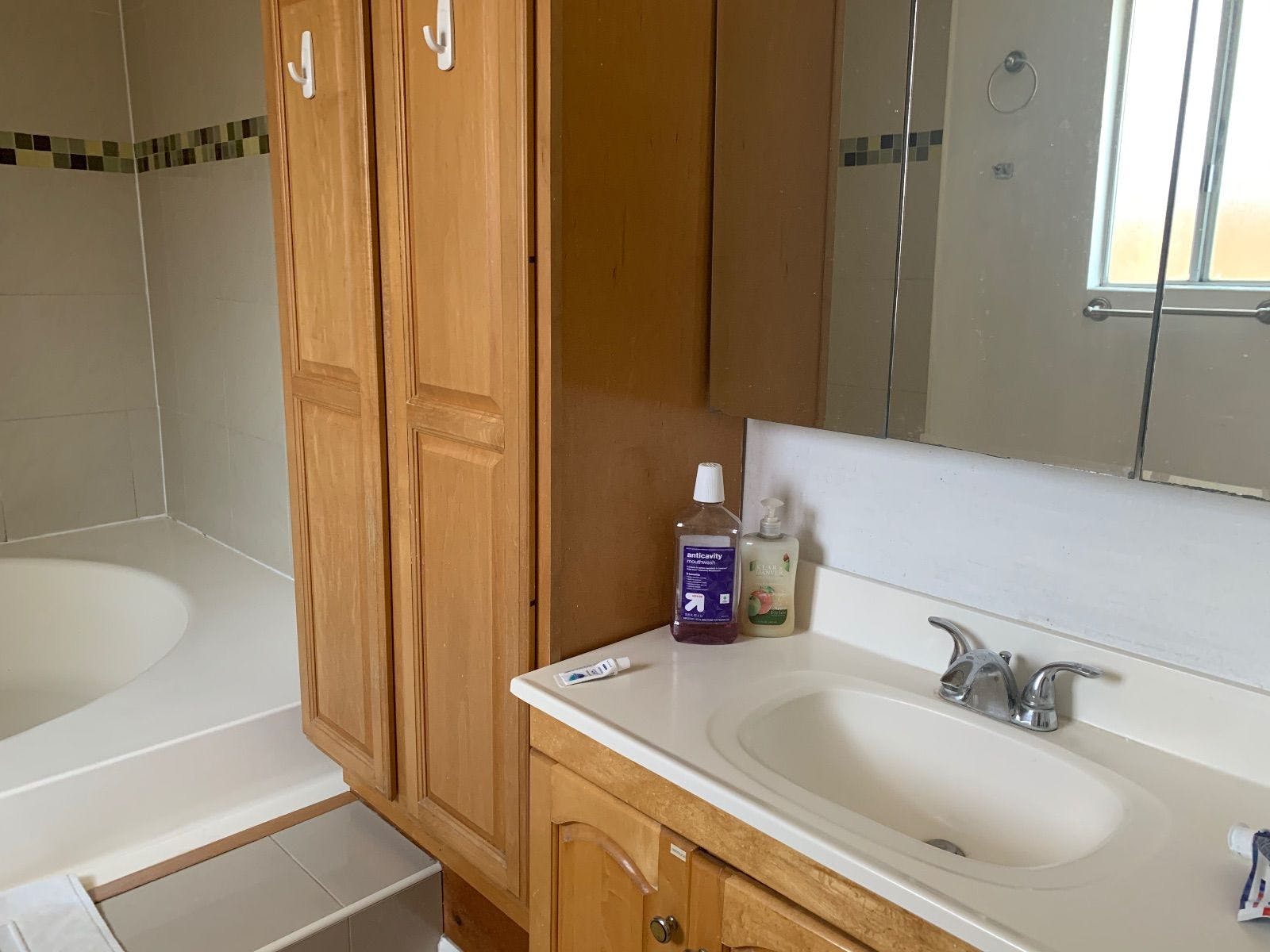 Bed In A 4-Bed Gender Separated Room  -  Renovated Modern House w/ Pool + Spa  - Gallery -  18