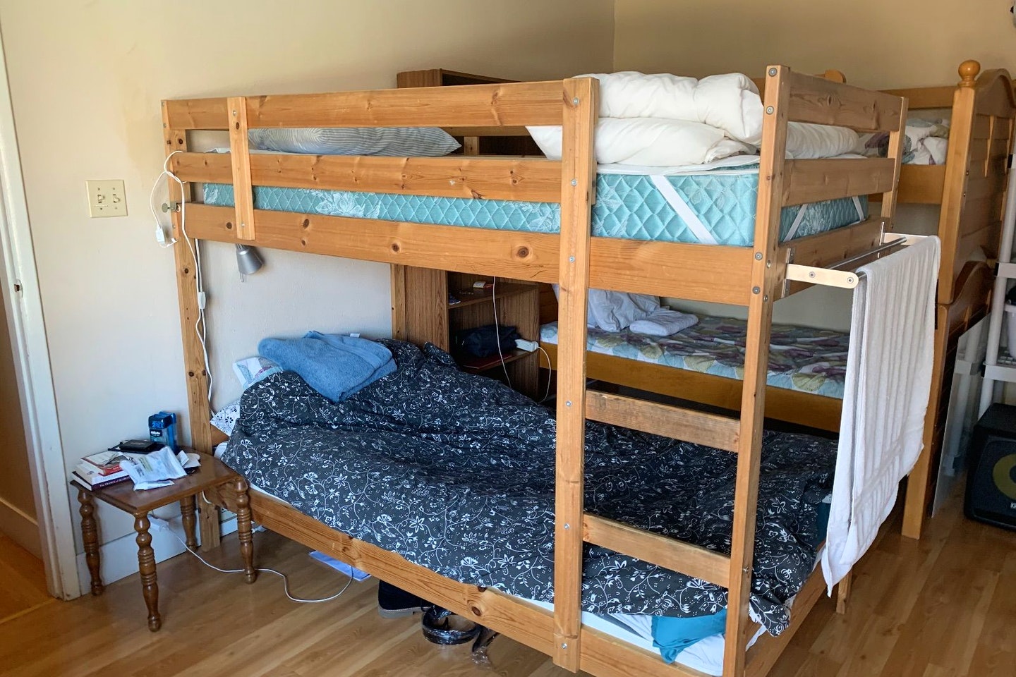  Bed In A 4-Bed Gender Separated Room  -  Renovated Modern House w/ Pool + Spa  - Gallery -  22