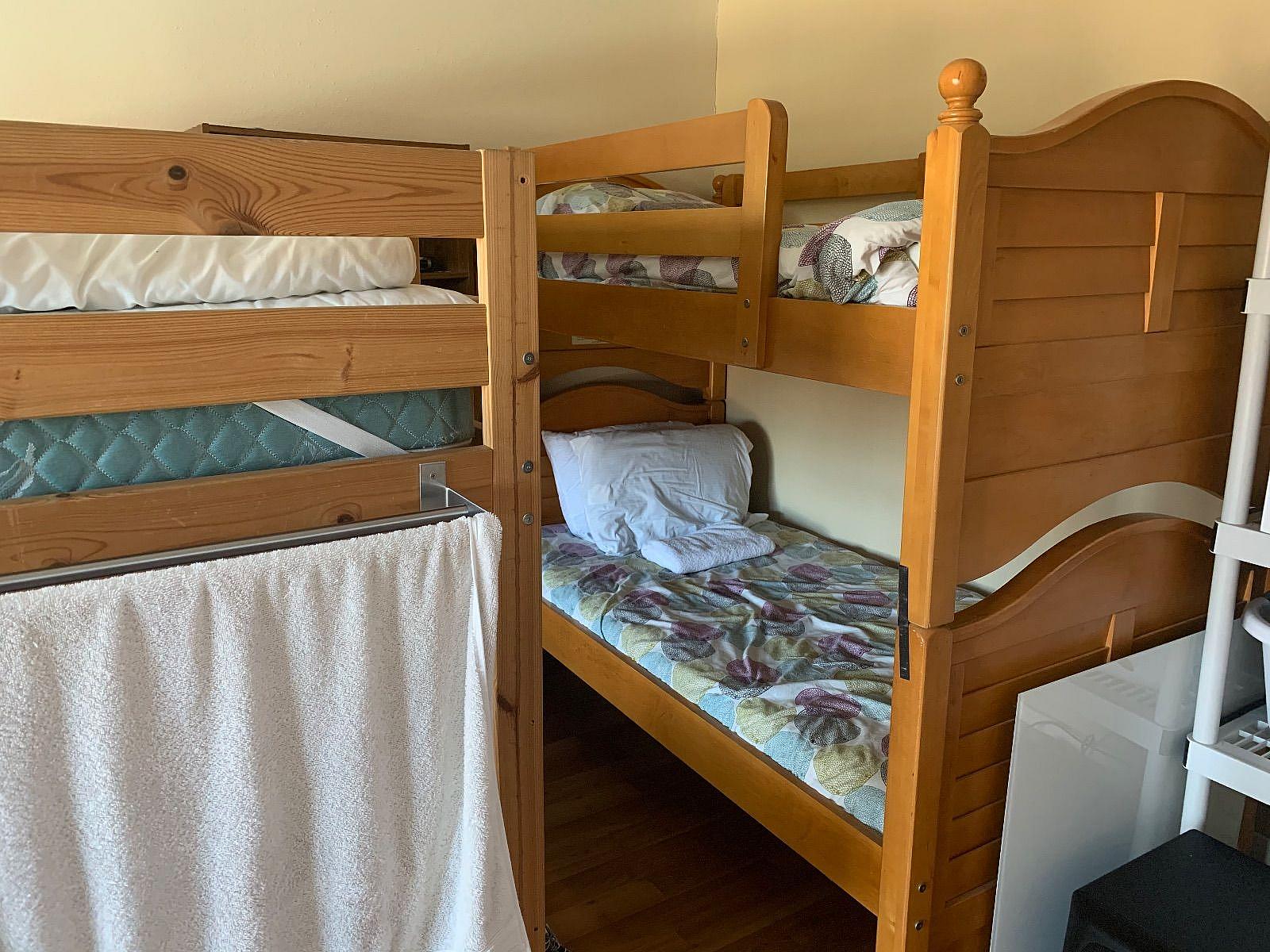  Bed In A 4-Bed Gender Separated Room  -  Renovated Modern House w/ Pool + Spa  - Gallery -  6