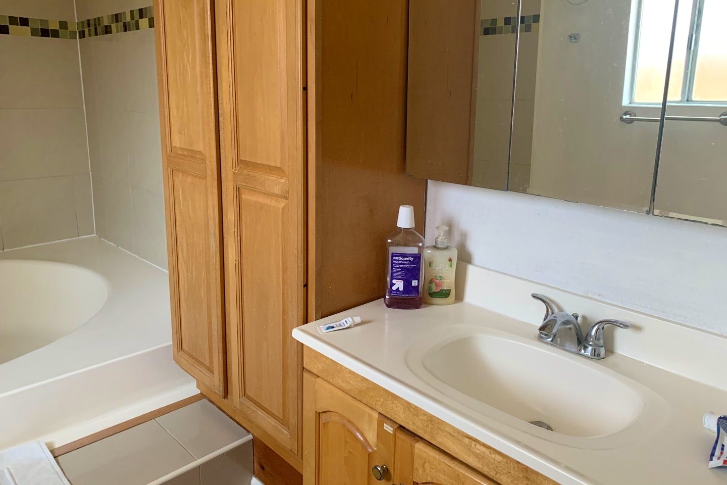  Bed In A 4-Bed Gender Separated Room  -  Renovated Modern House w/ Pool + Spa  - Gallery -  26