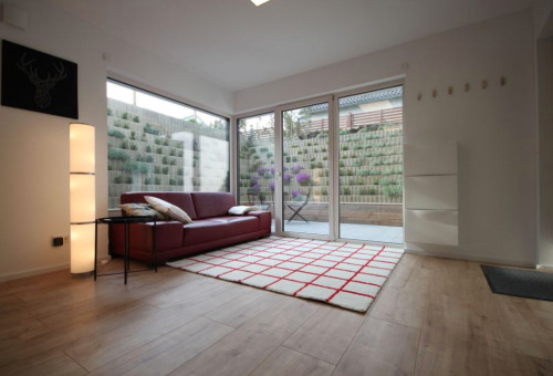 Quiet, new suite in nice area - Gallery - 2