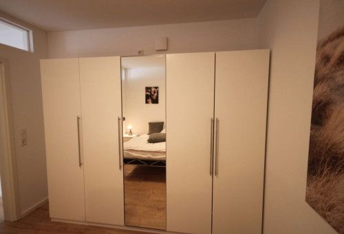 Quiet, new suite in nice area - Gallery - 4