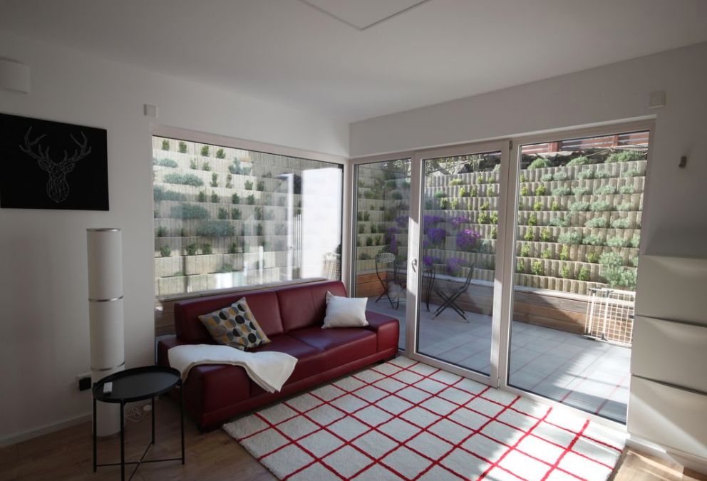 Quiet, New Suite In Nice Area - 9