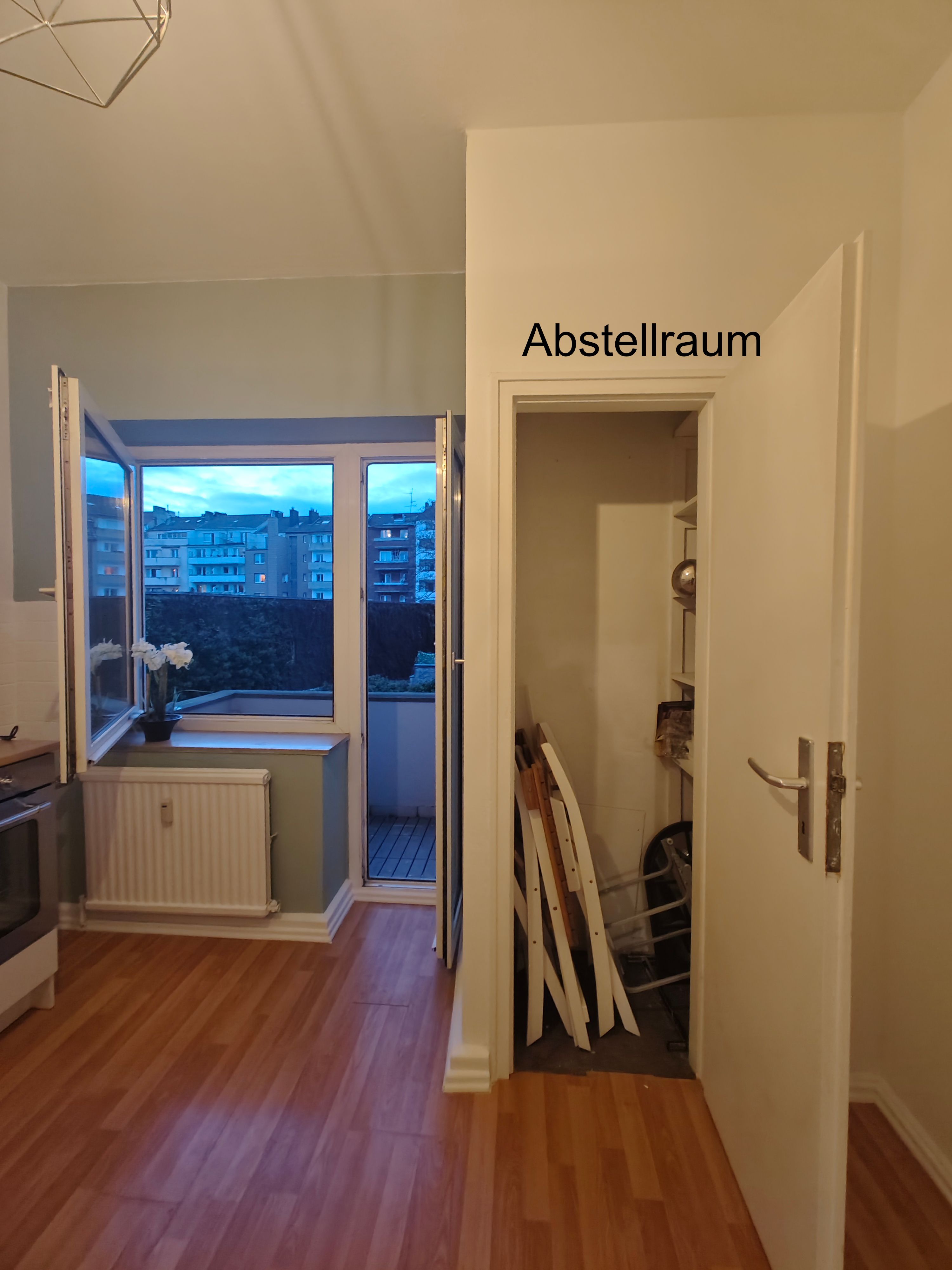 Single Apartment With Kitchen And Two Balconies - 4