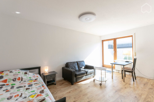Sweet flat near railway and subway for 1 person, Munich Trudering