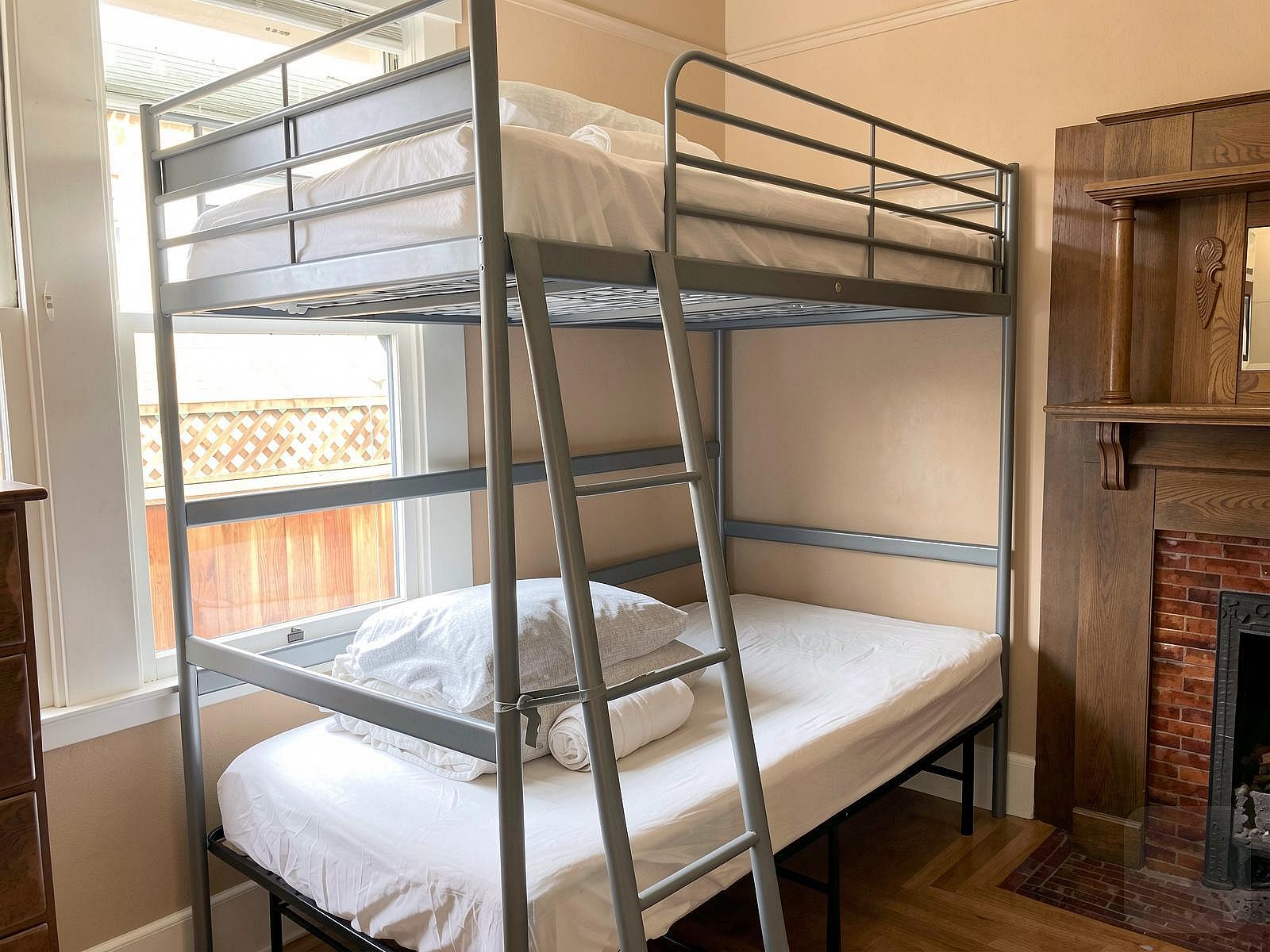 Bed In A 3-Bed Gender Separated Room - 1