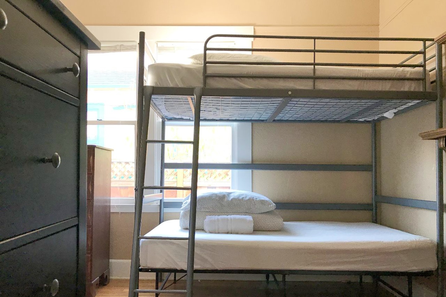  Bed In A 4-Bed Gender Separated Room  -  Big Modern House w/ Backyard  - Gallery -  2