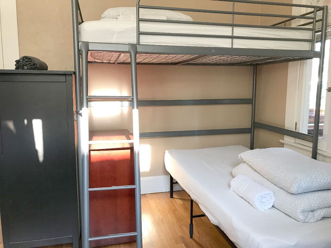  Bed In A 2-Bed Gender Separated Room  -  Big Modern House w/ Backyard  - Gallery -  10
