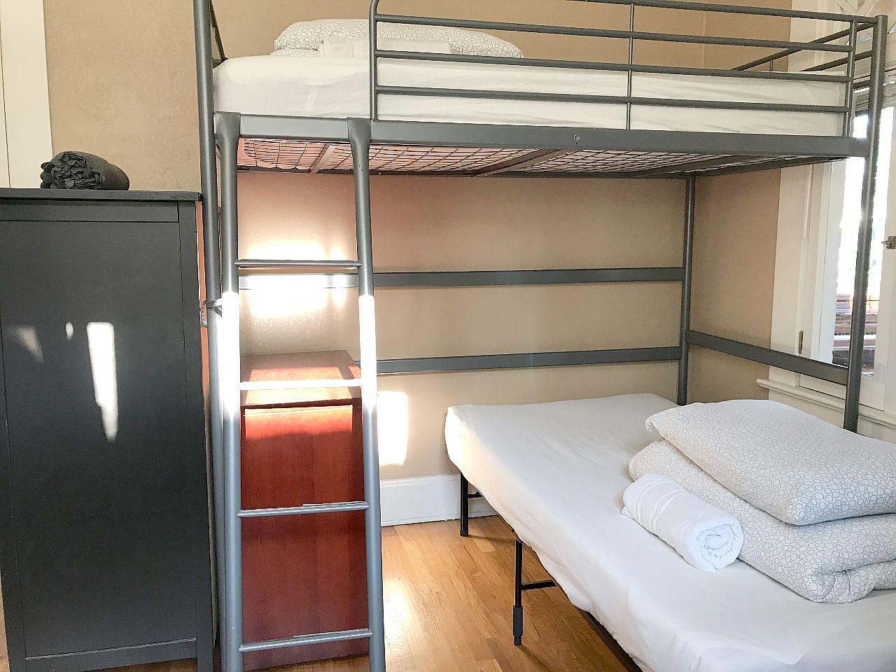  Bed In A 2-Bed Gender Separated Room  -  Big Modern House w/ Backyard  - Gallery -  7