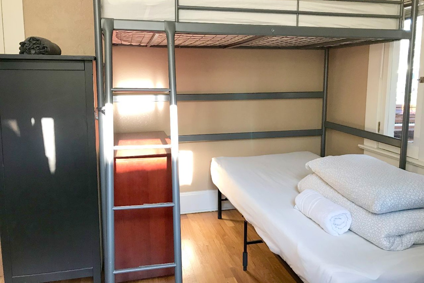  Bed In A 2-Bed Gender Separated Room  -  Big Modern House w/ Backyard  - Gallery -  13