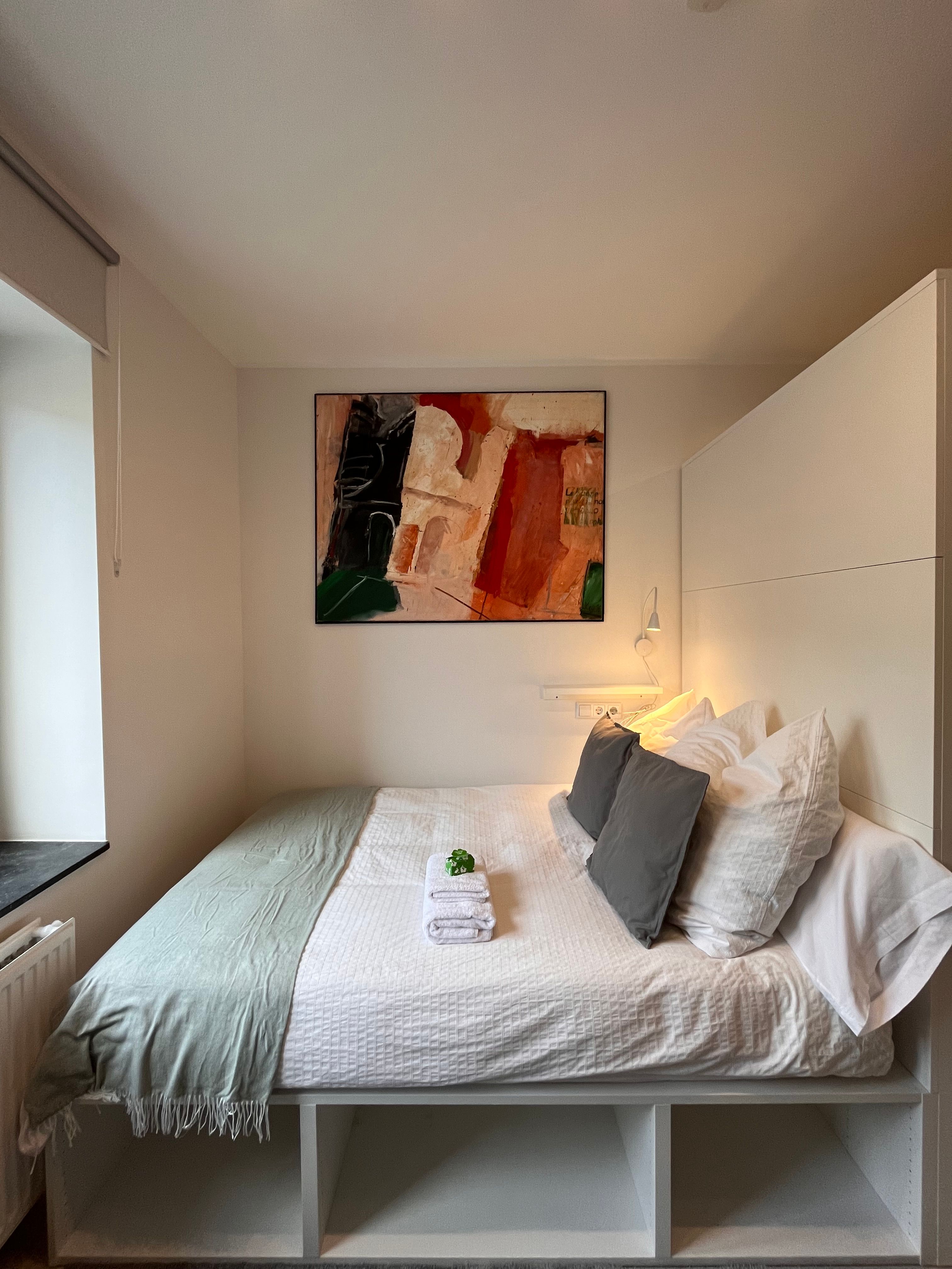 ***Modern Apartment In A Central Location*** - 7