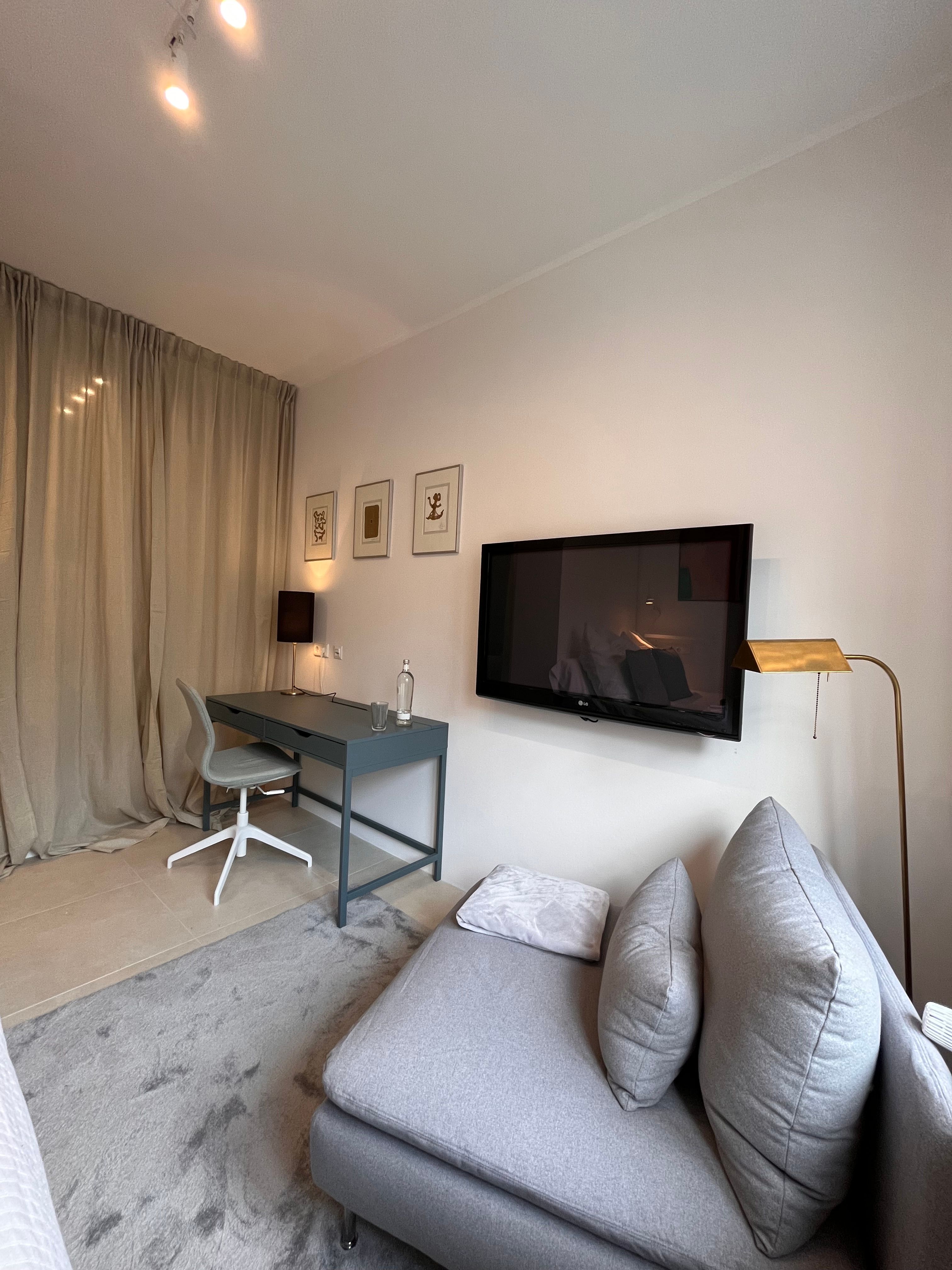 ***Modern Apartment In A Central Location*** - 13
