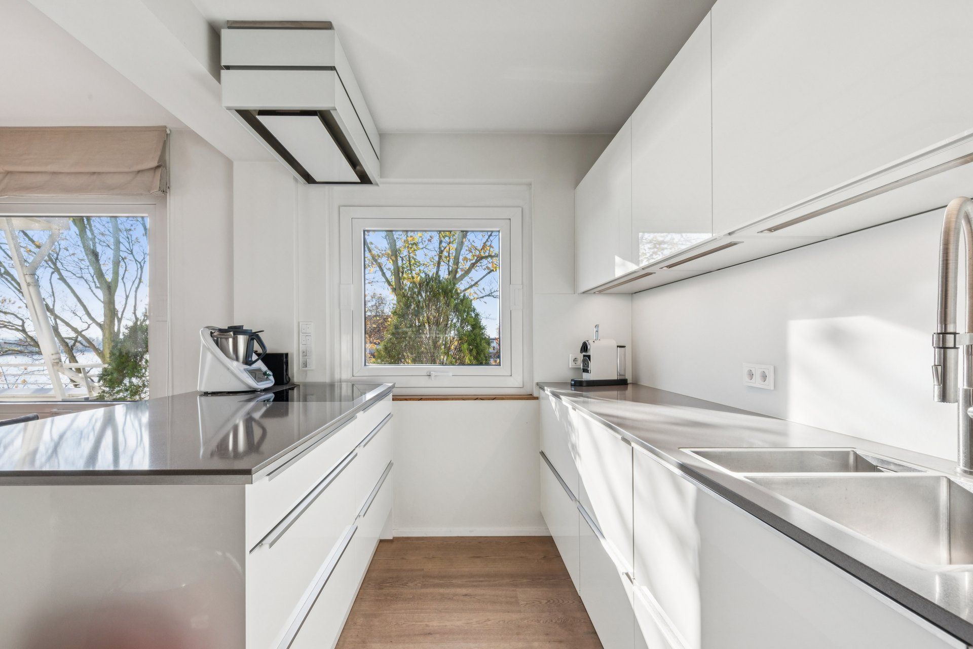 Exclusive Living In A Prime Rhine Location - 3