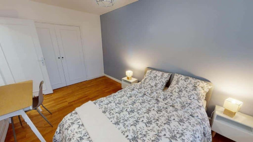 Room in Rue Barral de Montferrat, Grenoble for 84 m² with 6 bedrooms