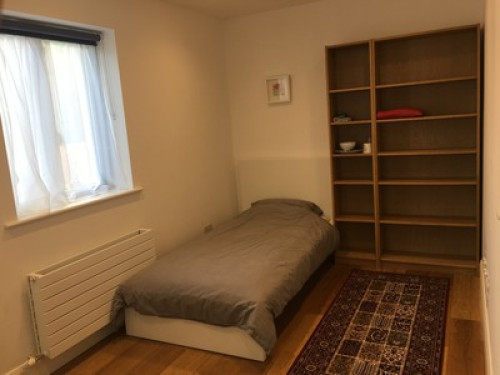 Room in family home. Females only - Gallery - 11
