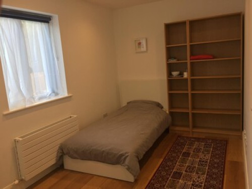 Room in family home. Females only