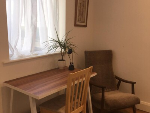 Room in family home. Females only