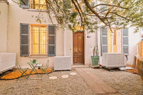 Room in Rue Francis de Pressensé, Saint-Fons for 290 m² with 12 bedrooms - Gallery - 12