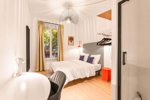 Room in Rue Francis de Pressensé, Saint-Fons for 290 m² with 12 bedrooms - Gallery - 4