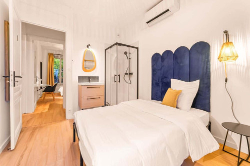 Room in Rue Francis de Pressensé, Saint-Fons for 290 m² with 12 bedrooms - Gallery - 5