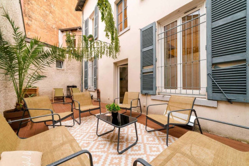 Room in Rue Francis de Pressensé, Saint-Fons for 290 m² with 12 bedrooms - Gallery - 5