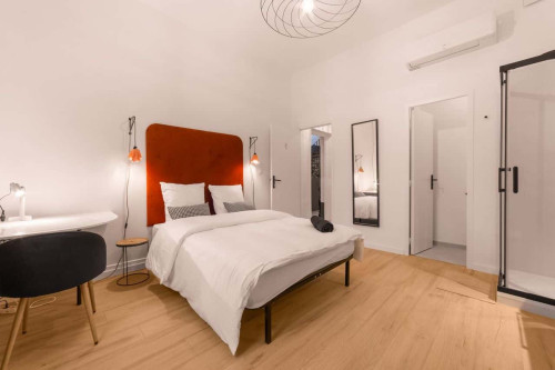 Room in Rue Francis de Pressensé, Saint-Fons for 290 m² with 12 bedrooms - Gallery - 3