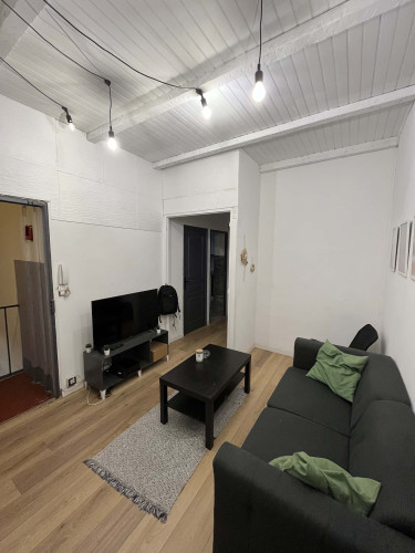 Room in Impasse Jean de Savignac, Marseille for 58 m² with 3 bedrooms