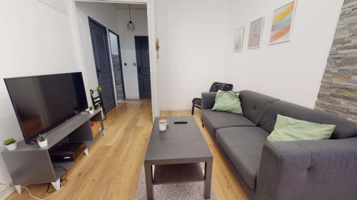Room in Impasse Jean de Savignac, Marseille for 58 m² with 3 bedrooms - Gallery - 11