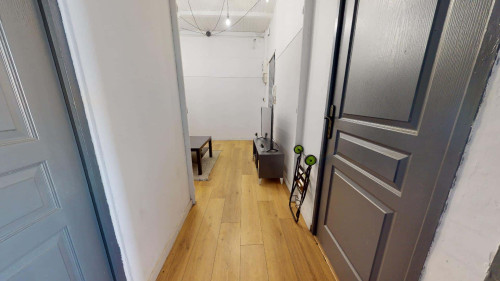 Room in Impasse Jean de Savignac, Marseille for 58 m² with 3 bedrooms
