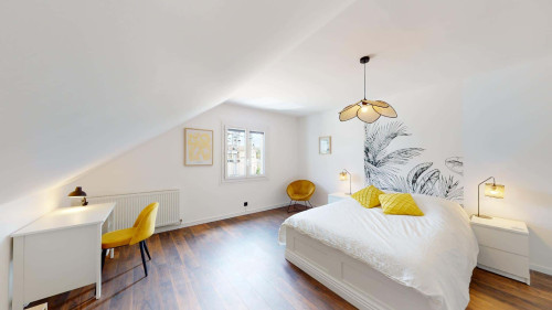 Room in Rue Rouget de l'Isle, Le Petit-Quevilly for 300 m² with 10 bedrooms - Gallery - 29