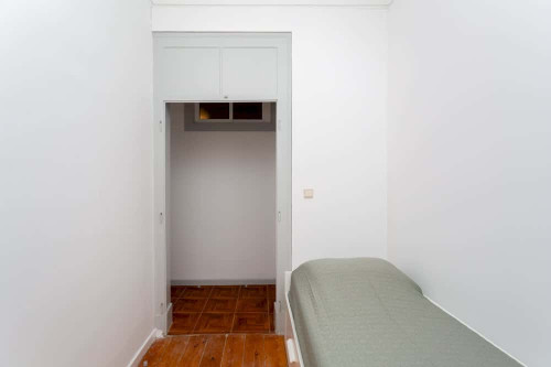 Room 1 - Rua do Desterro 9 3