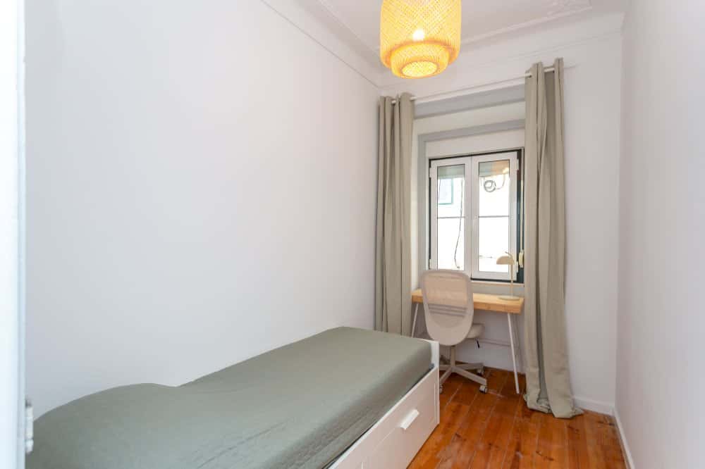 Room 1 - Rua Do Desterro 9 3 - 1