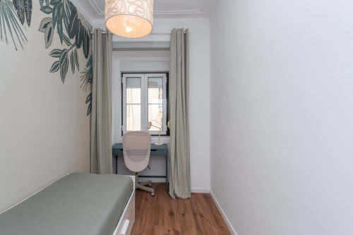 Room 5 - Rua do Desterro 9 3