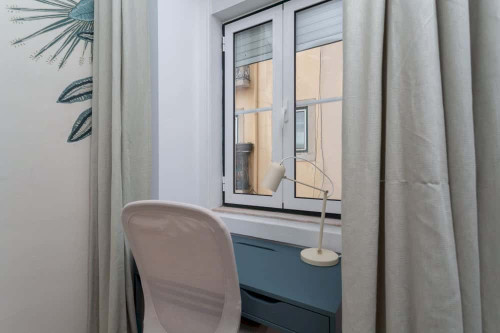 Room 5 - Rua do Desterro 9 3