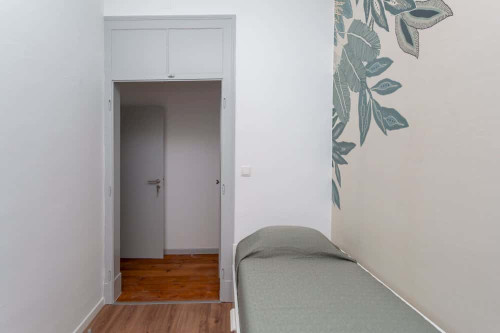 Room 5 - Rua do Desterro 9 3