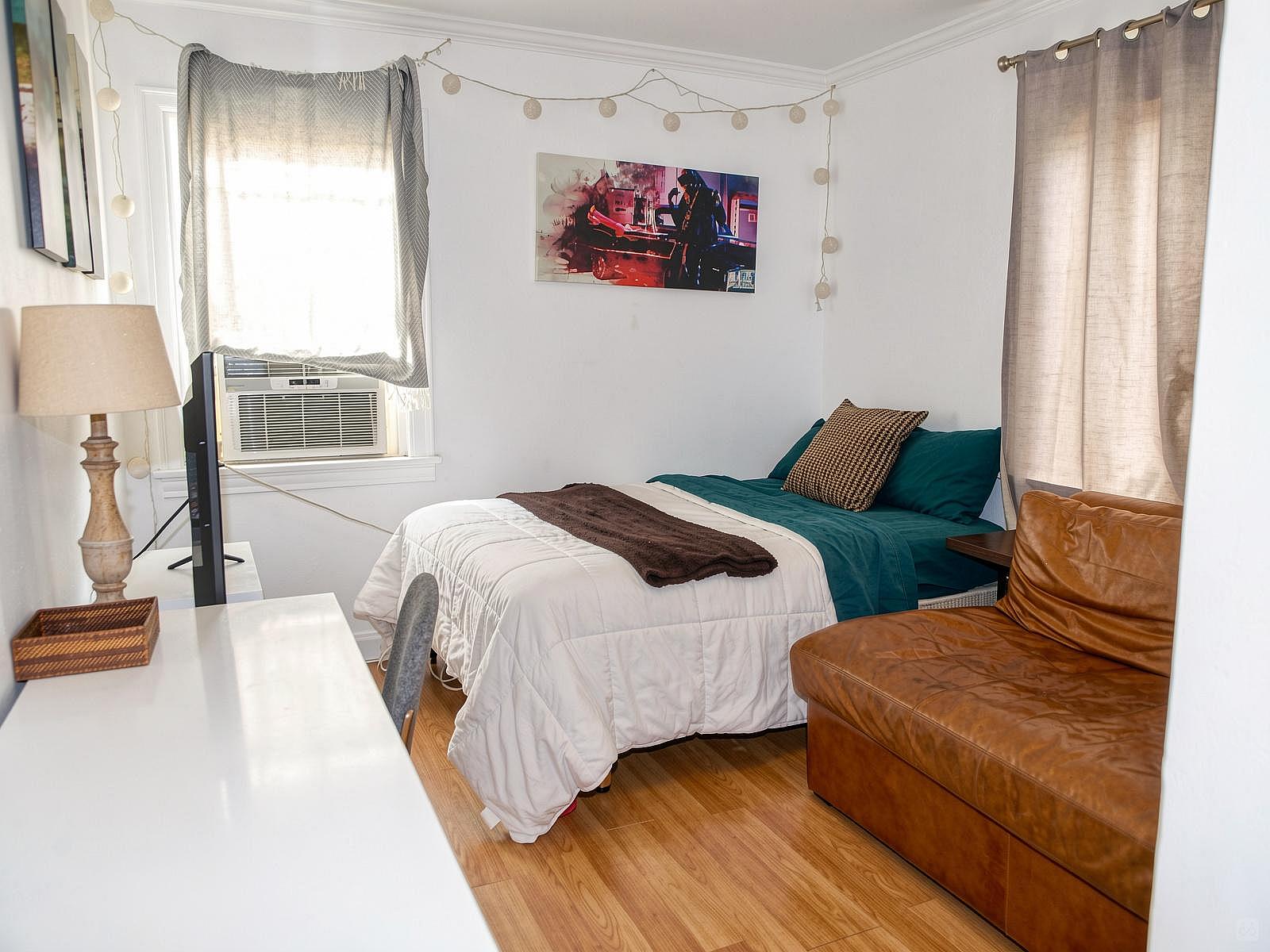  Private  -  Trendy Designed House w/ Coworking  - Gallery -  5