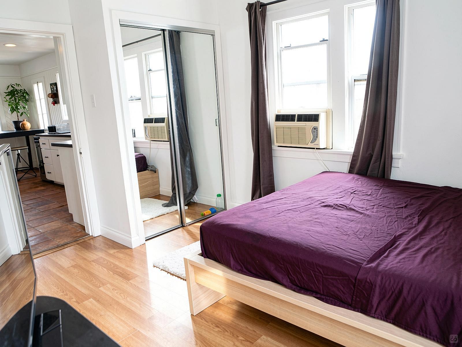  Private  -  Trendy Designed House w/ Coworking  - Gallery -  2