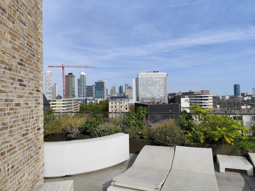 Modern Business Apartment with Private Balcony & Skyline View - Gallery - 9