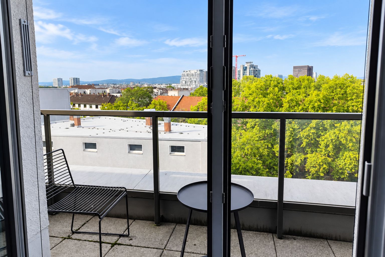 Modern Business Apartment With Private Balcony & Skyline View - 6
