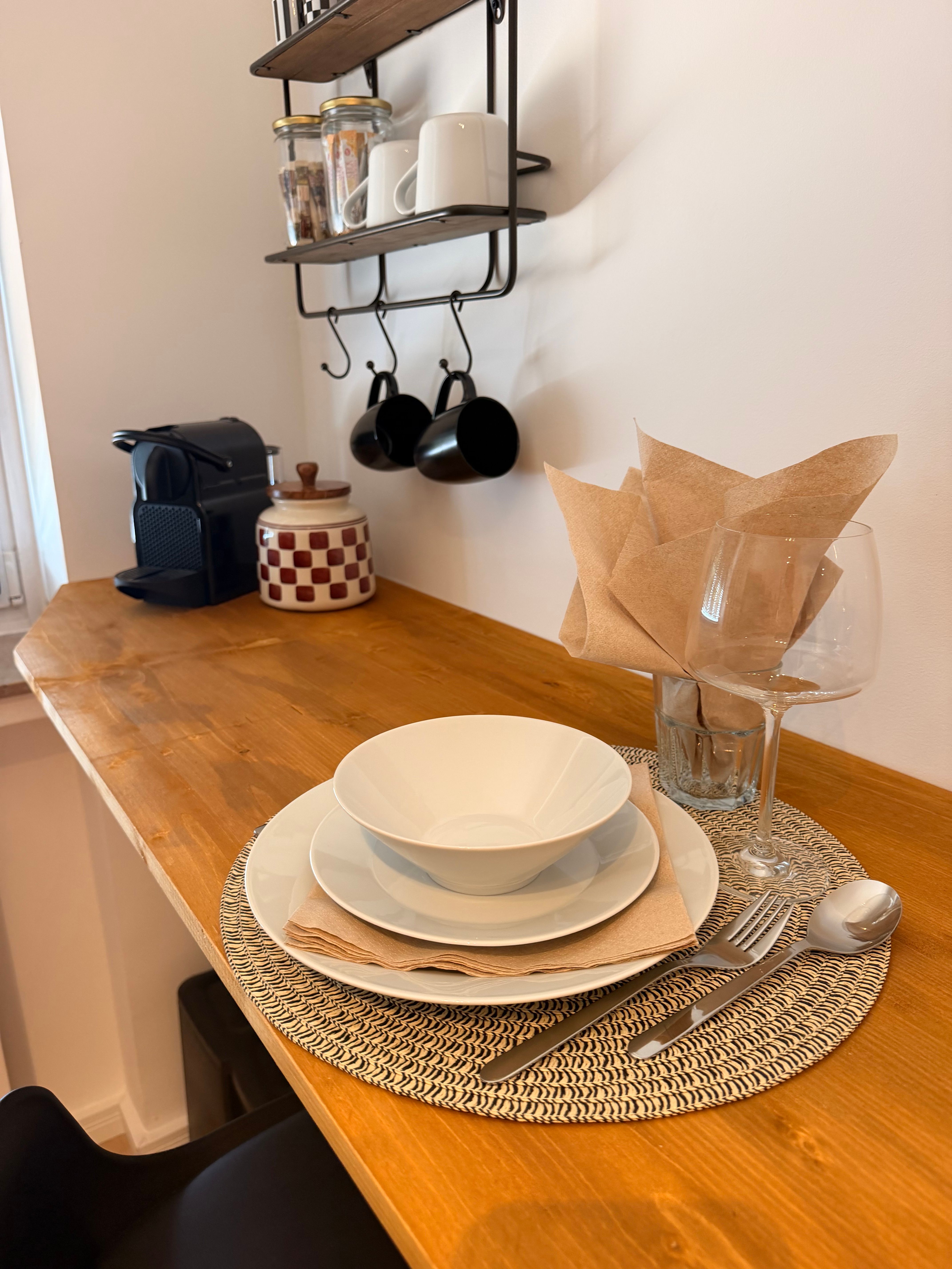 Budget Home | Stylish Apartment Near Cologne - 2