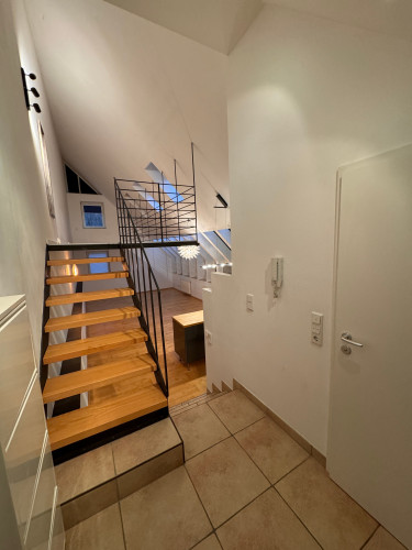 High-End Furnished Loft with Gallery, Private Garden & Carport - Gallery - 19