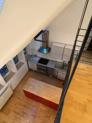 High-End Furnished Loft with Gallery, Private Garden & Carport - Gallery - 22
