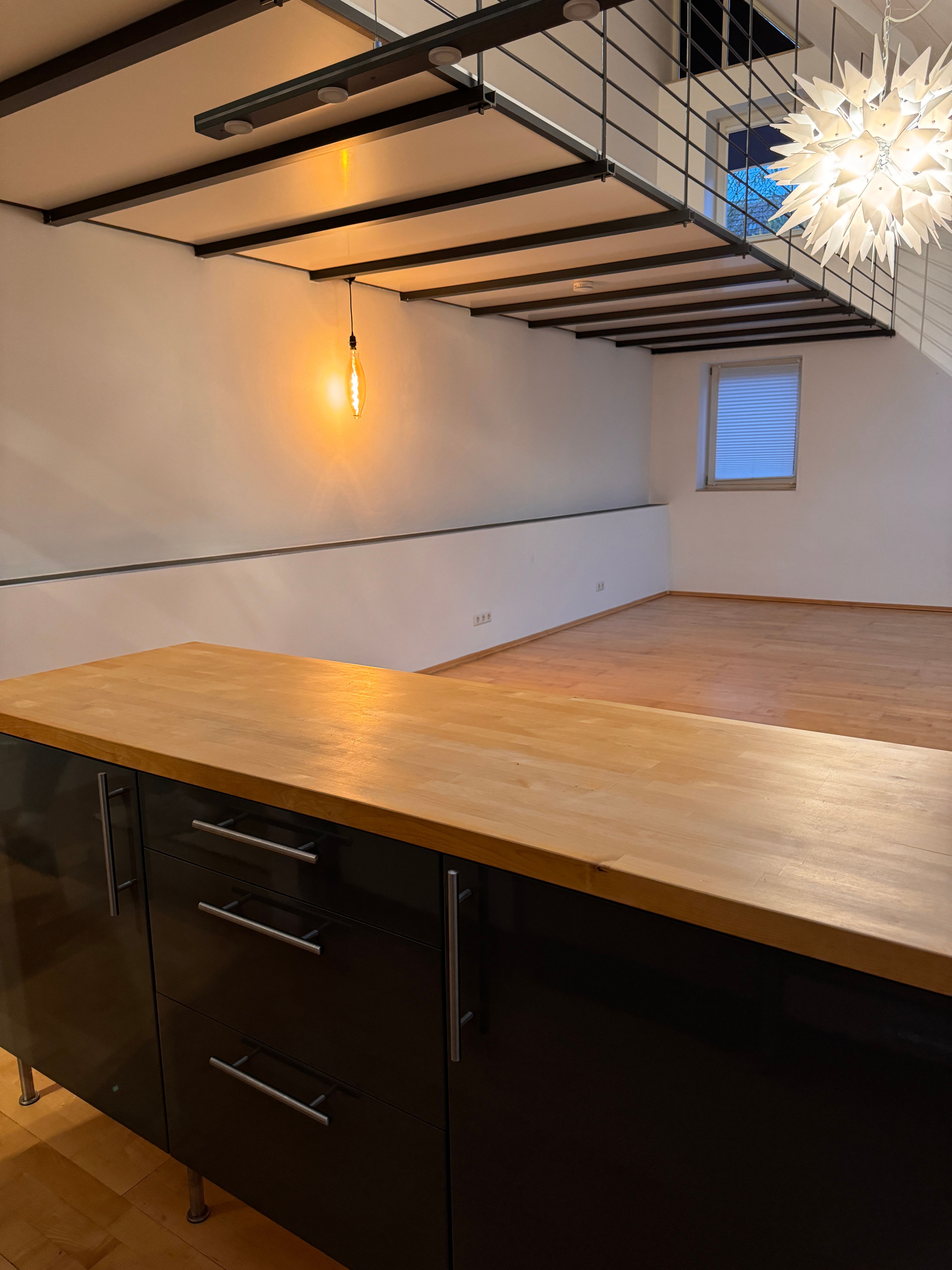 High-End Furnished Loft With Gallery, Private Garden & Carport - 20