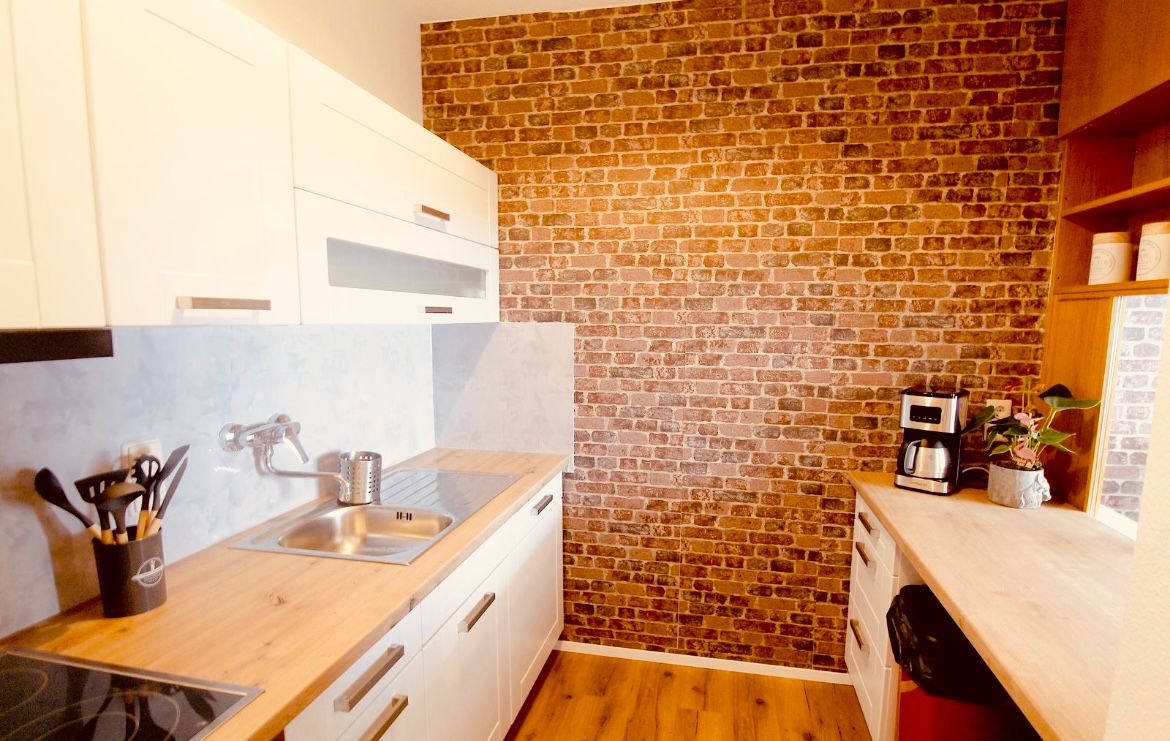 Stylish Business Apartment In Dresden | Balcony, Private Parking & Excellent Connections - 6